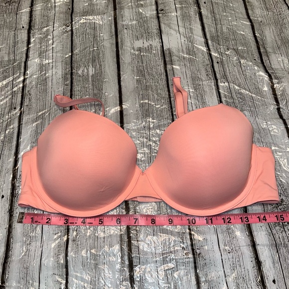 Victoria’s Secret Demi Bra - Picture 5 of 8